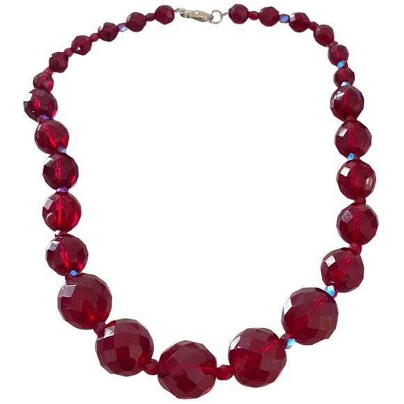 Cherry red 🍒 graduated crystal beads necklace faceted lovster clasp - Picture 2 of 8